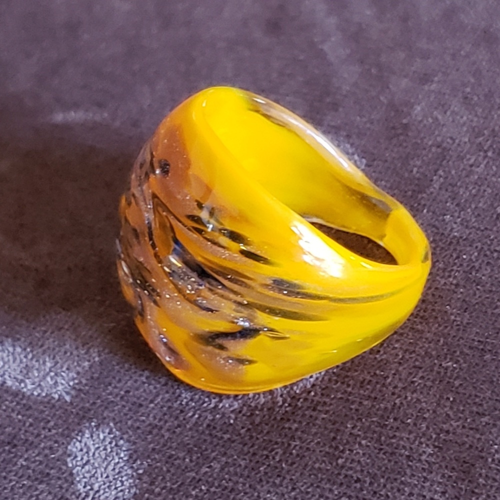 Ring - Picture 2 of 2